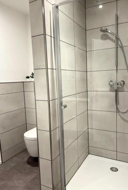 Shower, Toilet, Bathroom