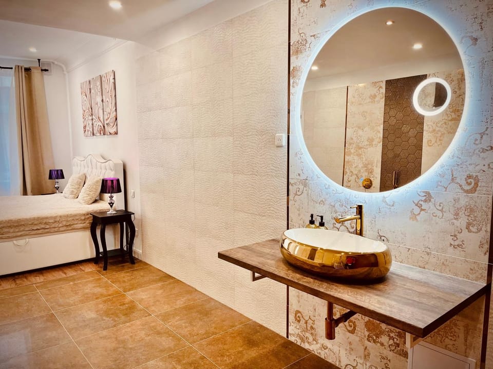 Bathroom, Bedroom