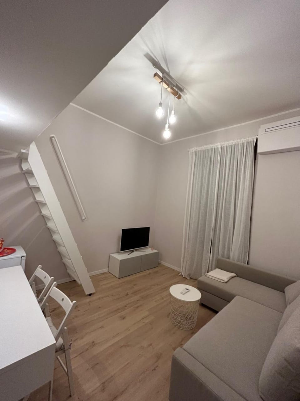 Studio Apartment Near Bocconi Apartment in Milan