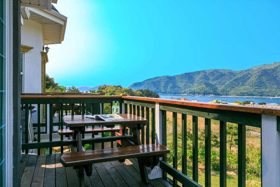 Natural landscape, Balcony/Terrace