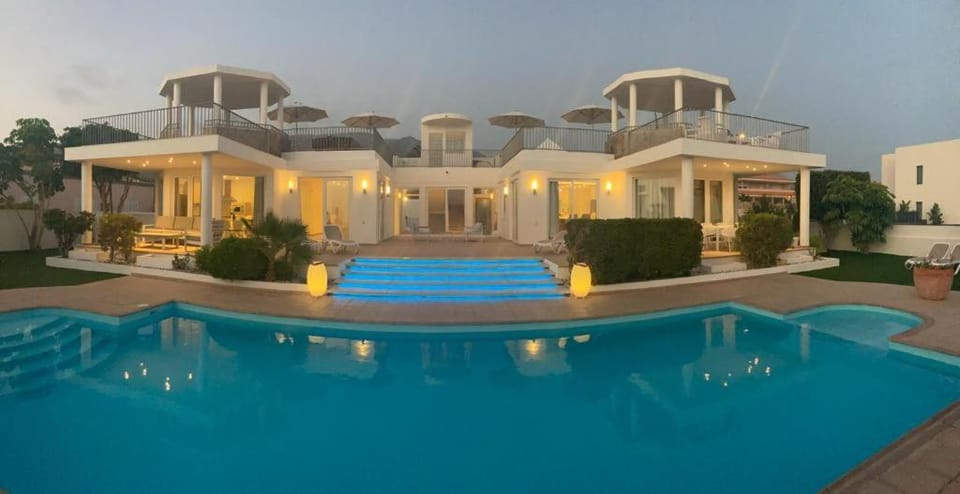 Property building, Day, Pool view, Swimming pool