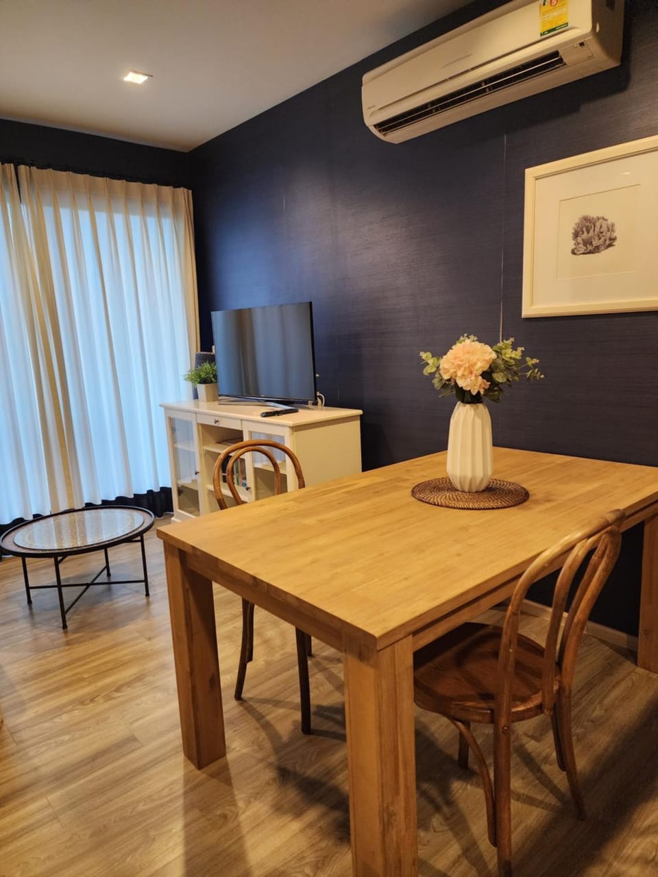 Living room, Dining area