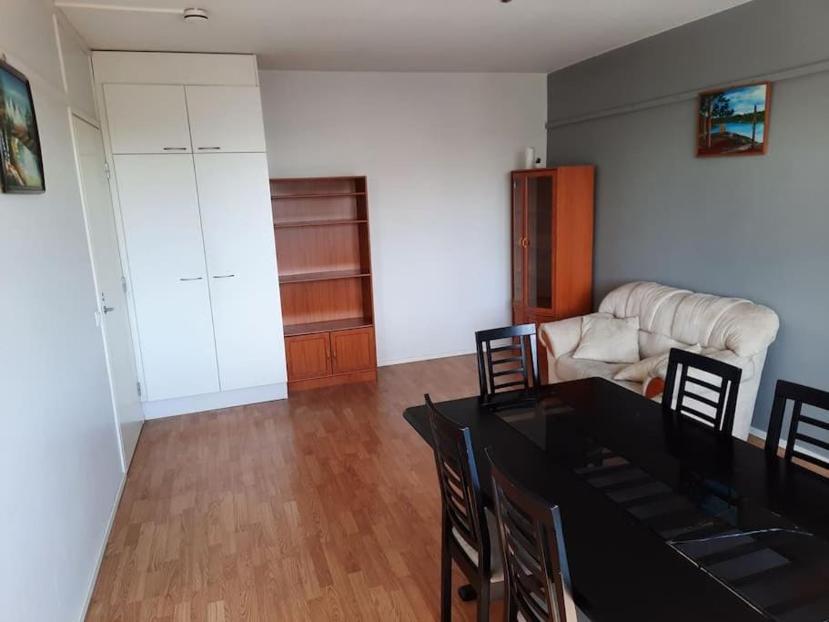 Big and Cozy Apartment, FREE Parking 25 min to Center Apartment in Uusimaa