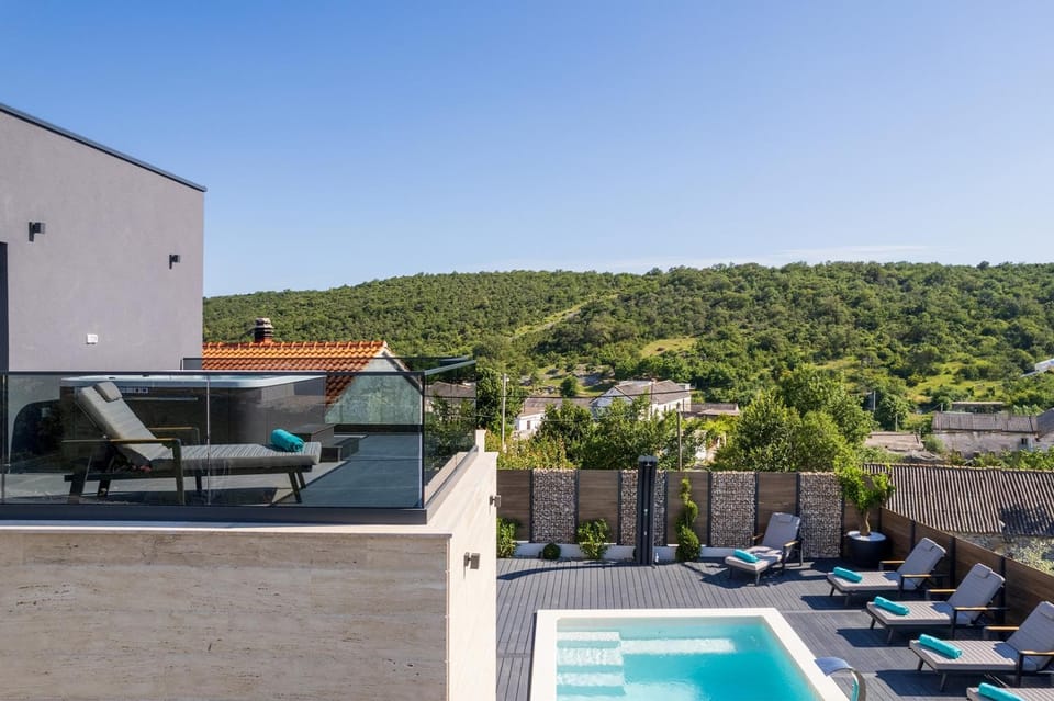 Property building, Pool view, Swimming pool