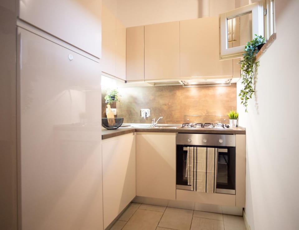 Kitchen or kitchenette, pet friendly, stove