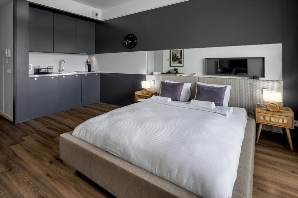 Bed, Kitchen or kitchenette