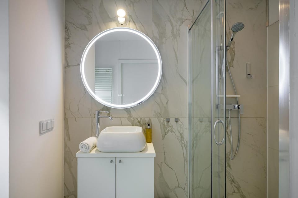 Shower, Bathroom