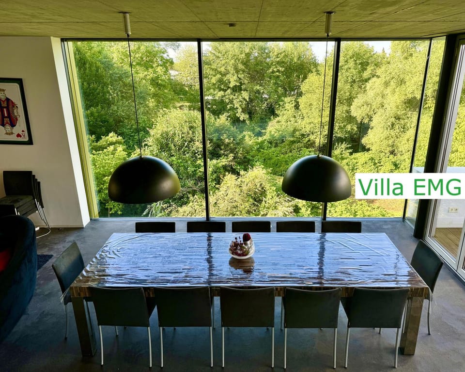 Seating area, Dining area, Garden view