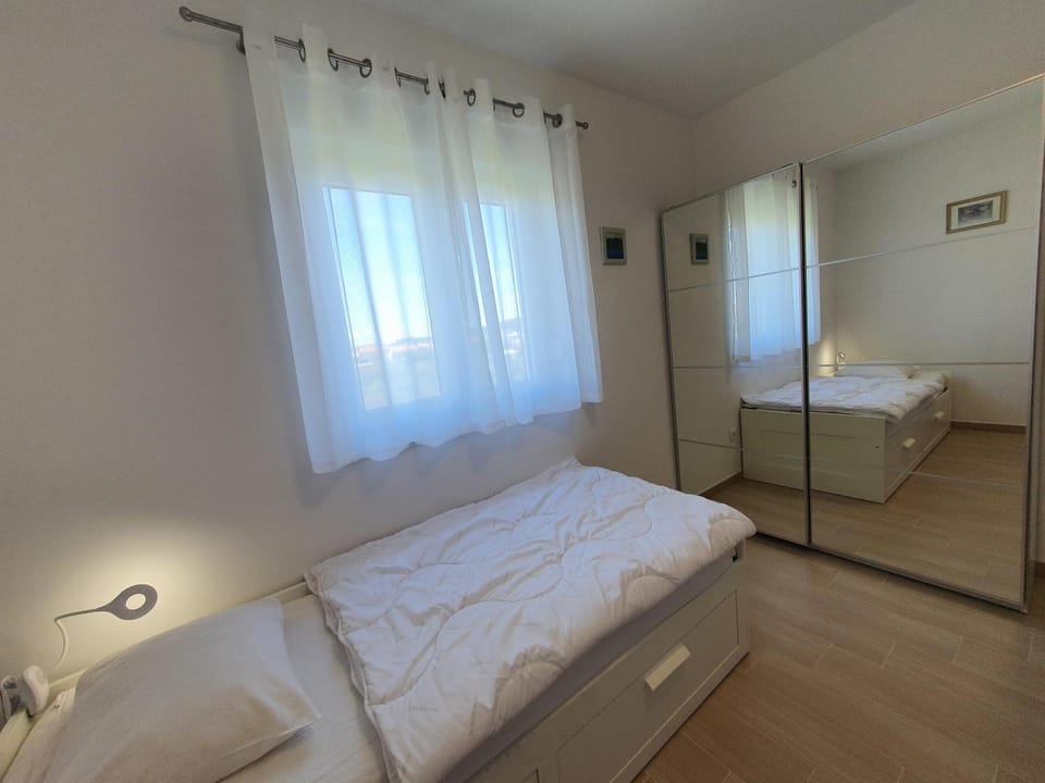 Bed, Bedroom, wardrobe