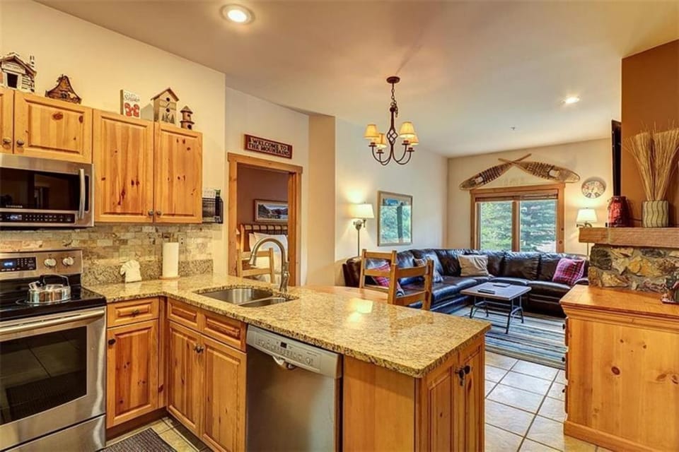 River Run Village Condos - 2 Bedroom - Walk To Lift! Apartment in Keystone