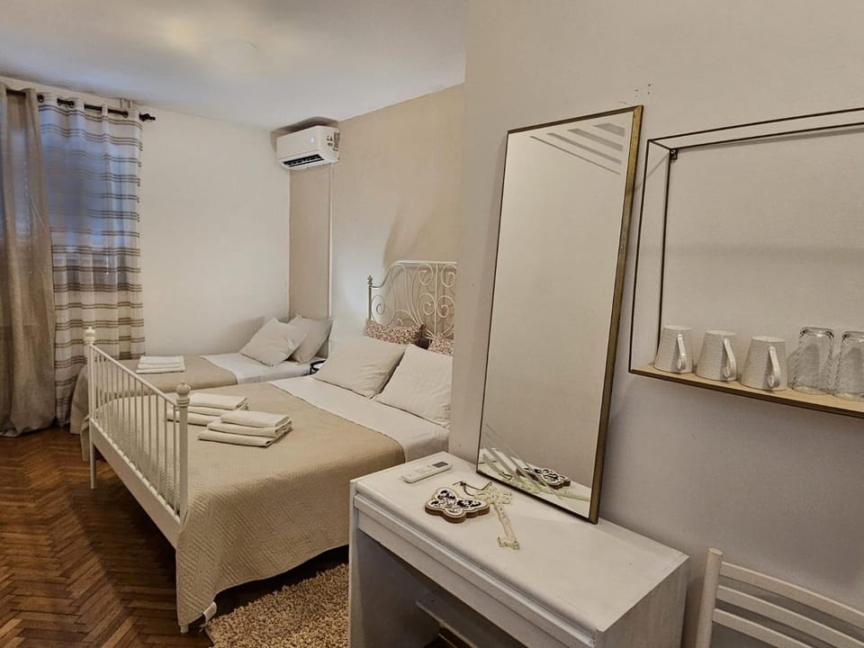 Room Gorana with swimming pool Apartment in Dubrovnik-Neretva County