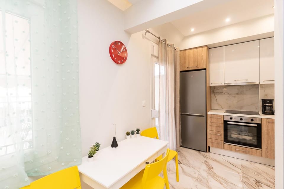 Kitchen or kitchenette, Dining area, pet friendly, stove