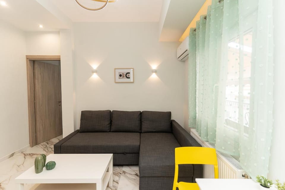 Living room, Seating area, Dining area, air conditioner