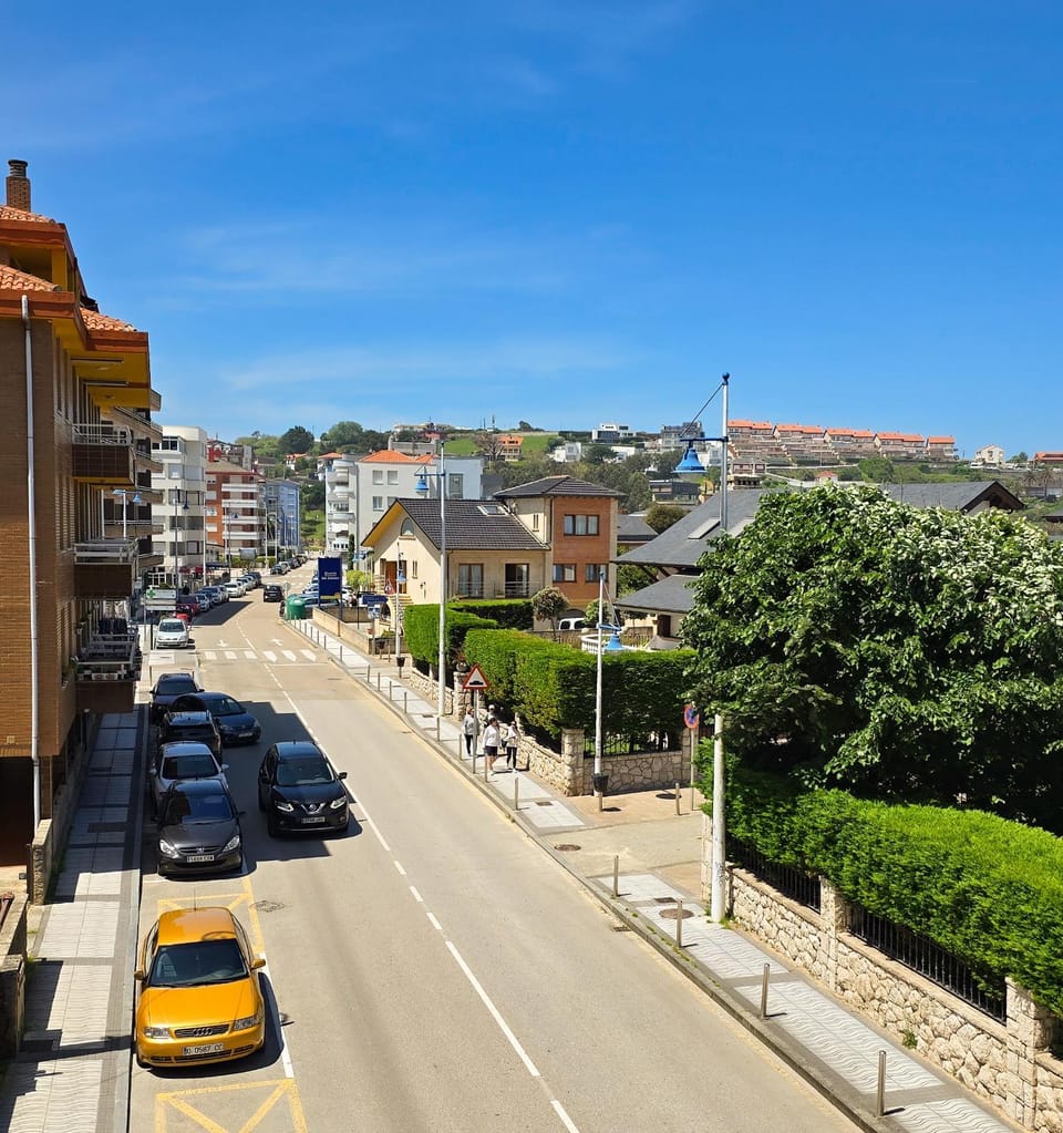 Street view, Location, Parking