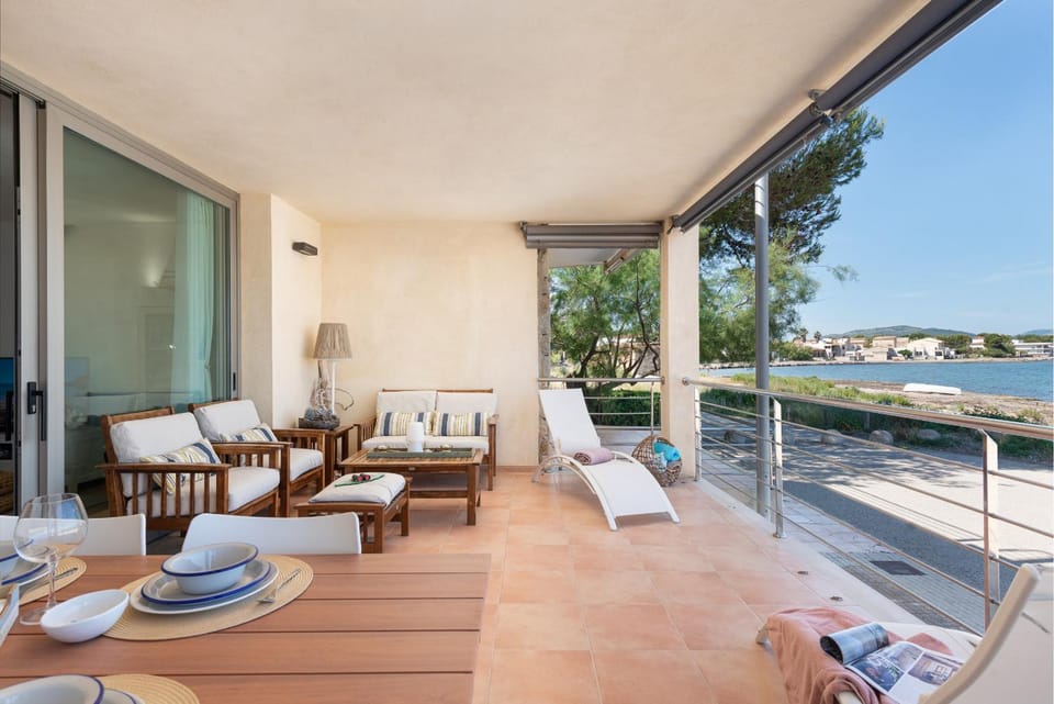 Patio, Off site, Day, Natural landscape, View (from property/room), Balcony/Terrace, Sea view, sunbed, towels