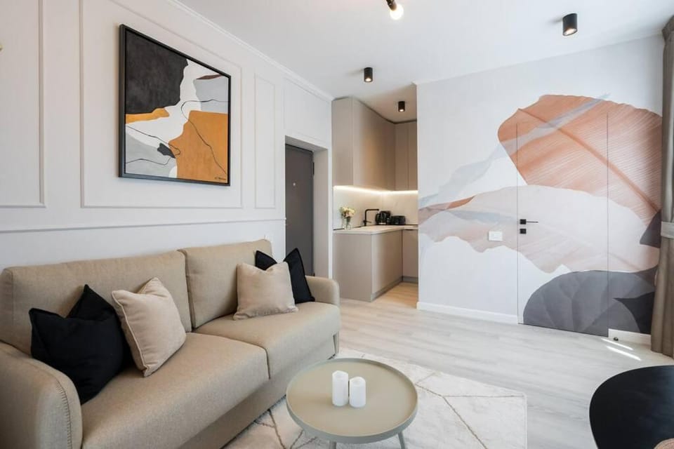 Charming Central Apartment - Netflix + Balcony Apartment in Bucharest