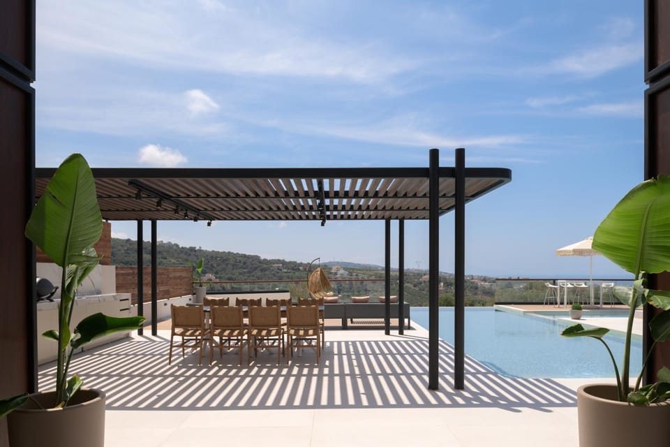 Day, Natural landscape, View (from property/room), Mountain view, Sea view, Swimming pool