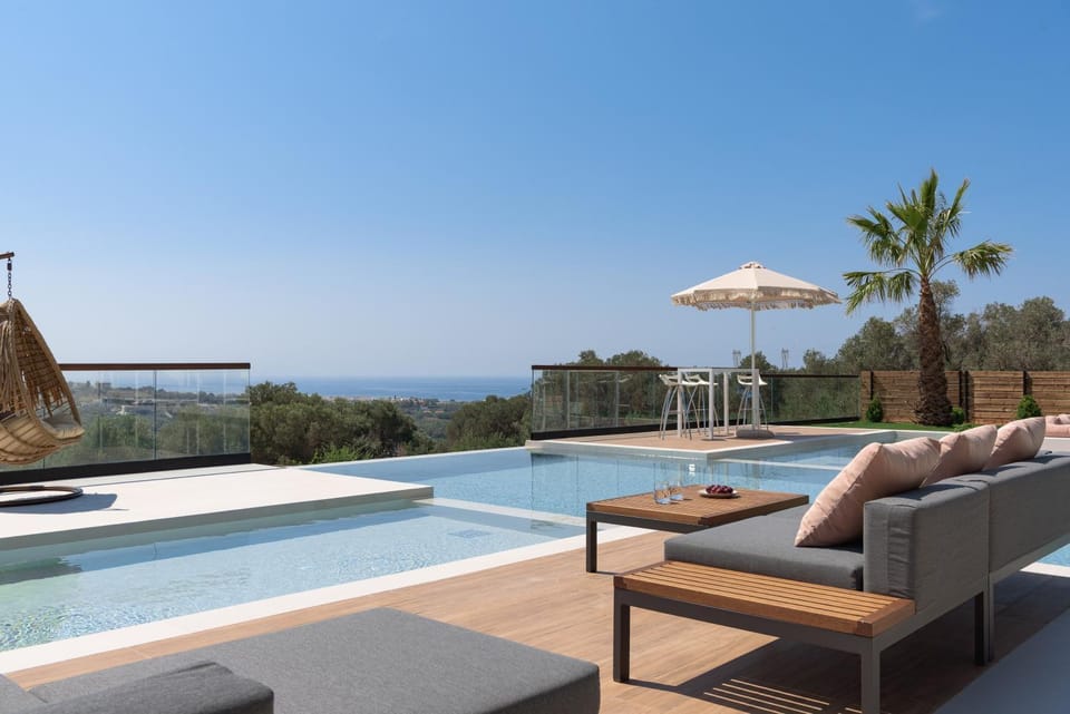 Day, Natural landscape, View (from property/room), Balcony/Terrace, Pool view, Sea view, Swimming pool