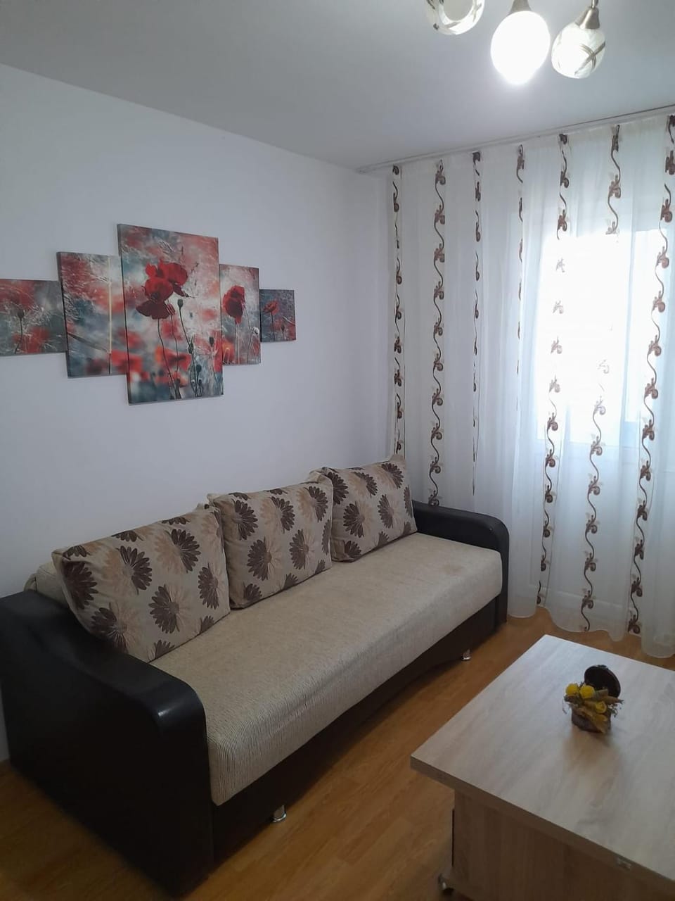 Bed, Living room, Photo of the whole room, Seating area