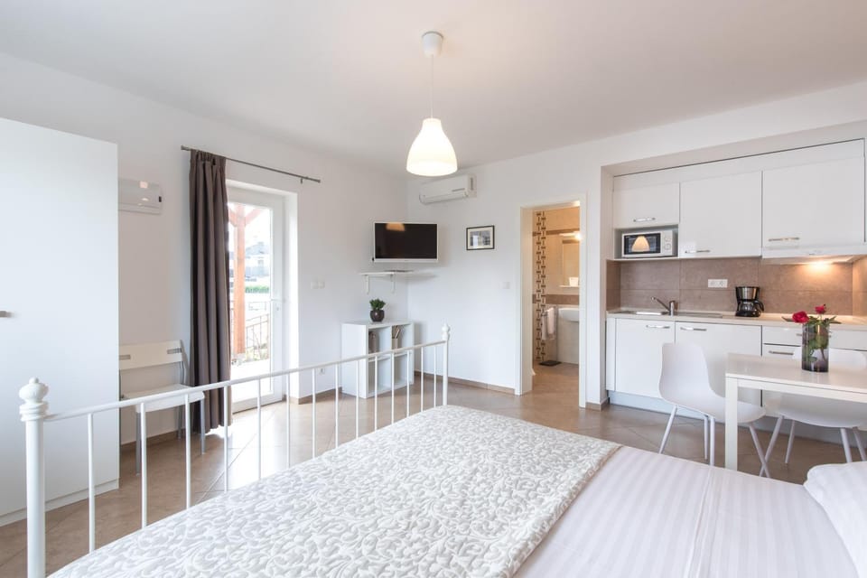 Apartmani LAURA Krk Apartment in Krk