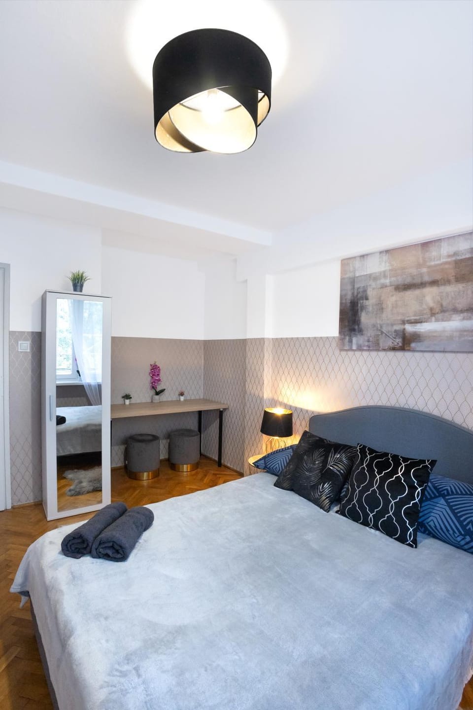 Bed, Photo of the whole room, Bedroom