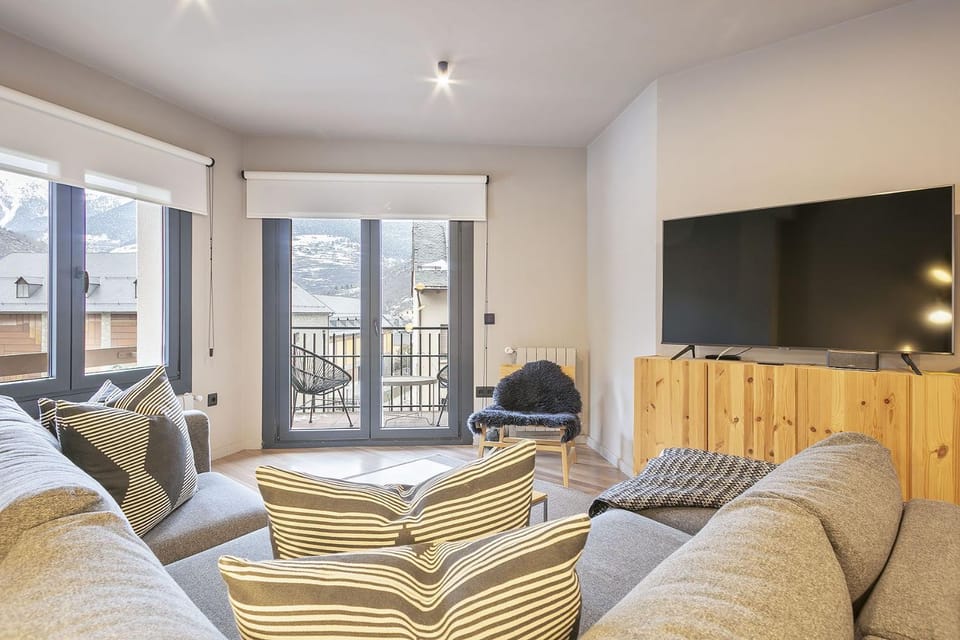 TV and multimedia, Balcony/Terrace, Living room