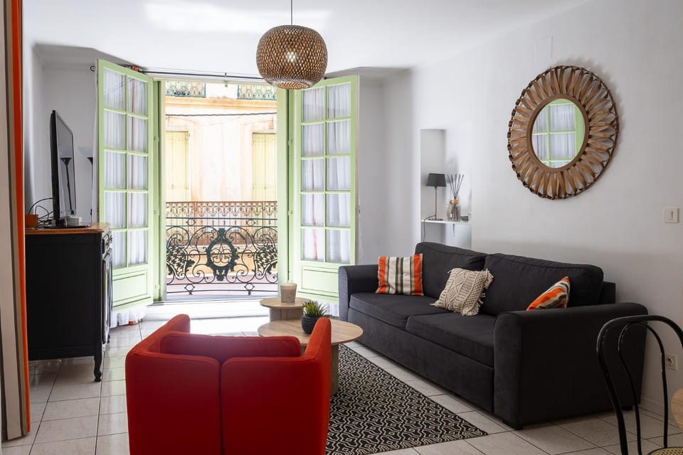 Communal lounge/ TV room, Living room, Seating area