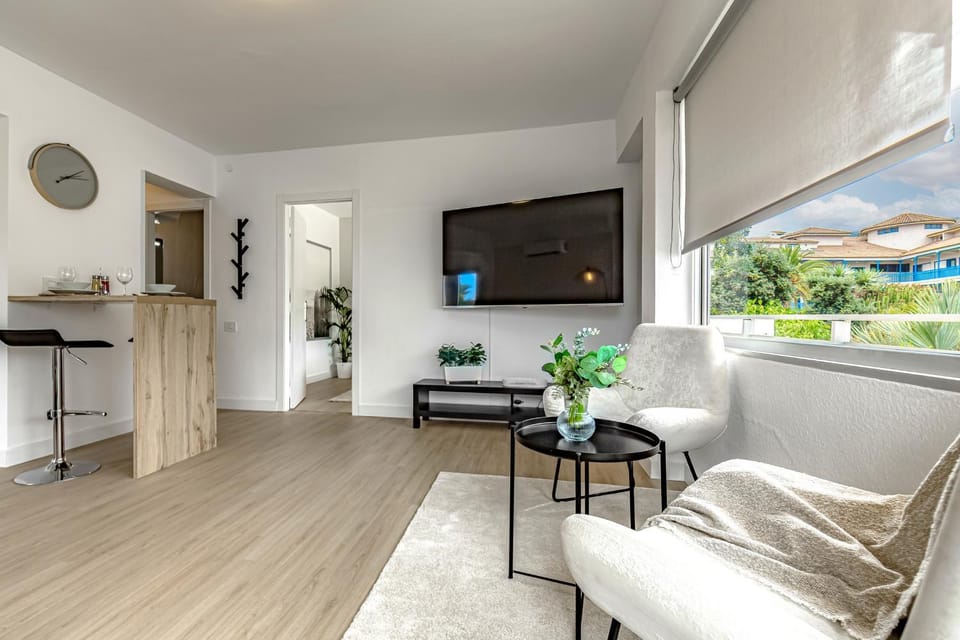 TV and multimedia, Living room, Dining area