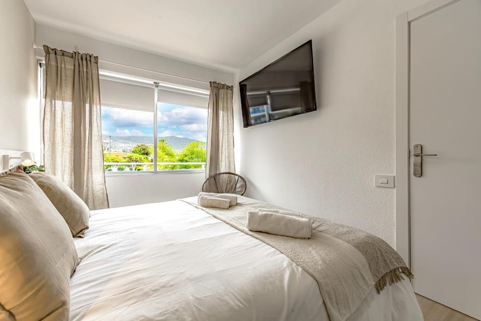 TV and multimedia, Bedroom, Mountain view, towels