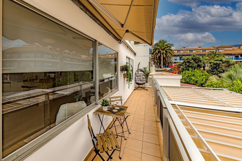 View (from property/room), Balcony/Terrace, Mountain view, Sea view