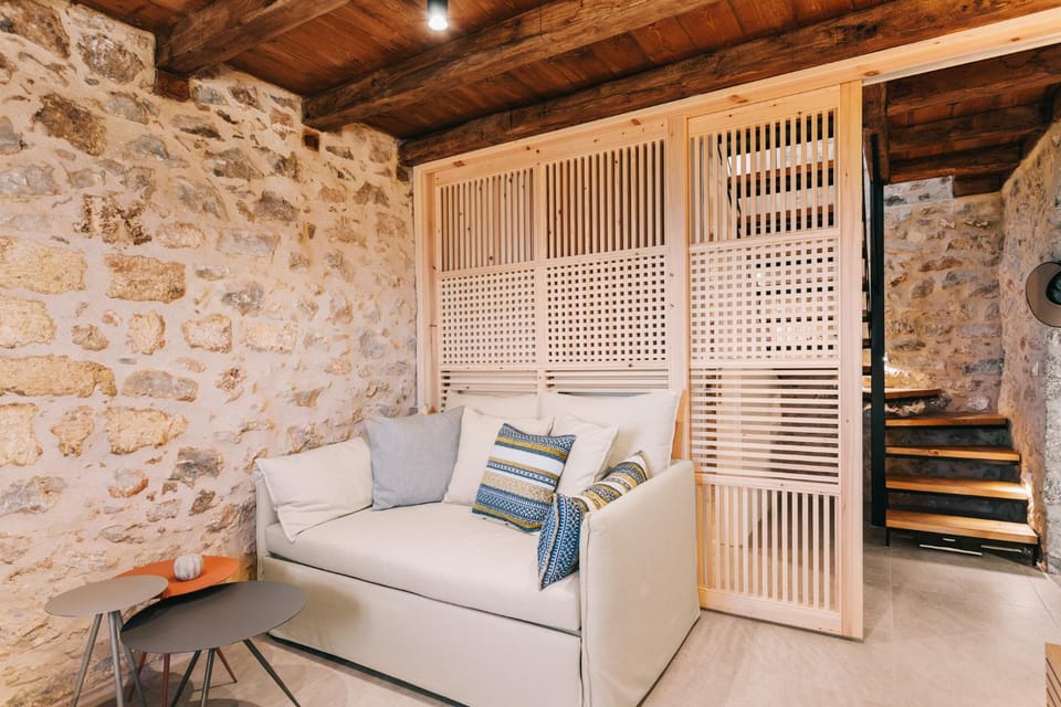 Hawk Tower Apartment - Pyrgos Towers Complex House in Messenia
