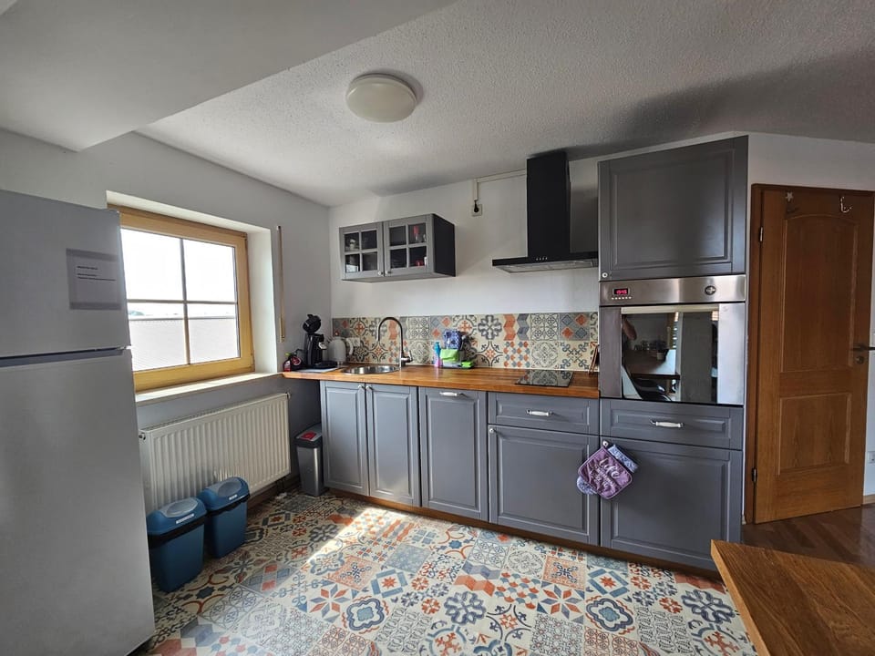 Coffee/tea facilities, Kitchen or kitchenette, dishwasher, pet friendly, stove