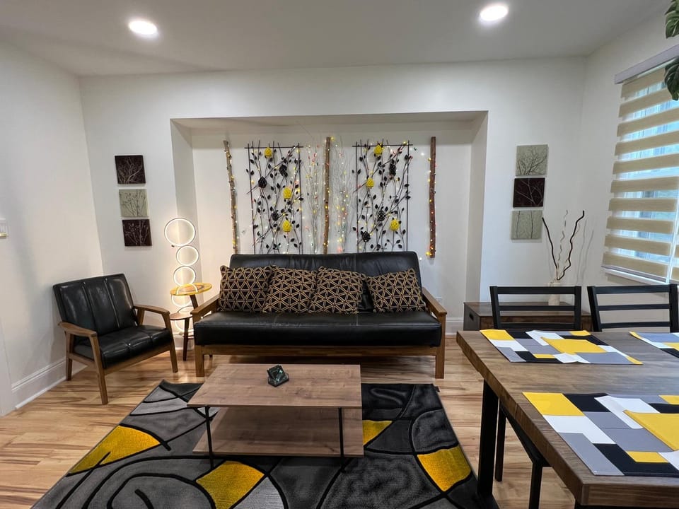 Living room, Dining area