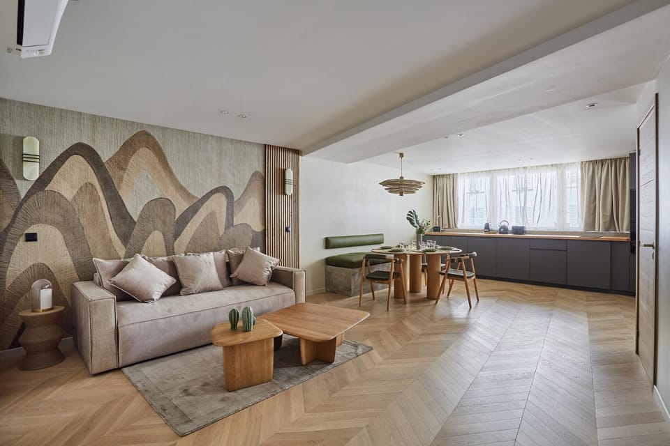 Kitchen or kitchenette, Living room, Seating area, Dining area