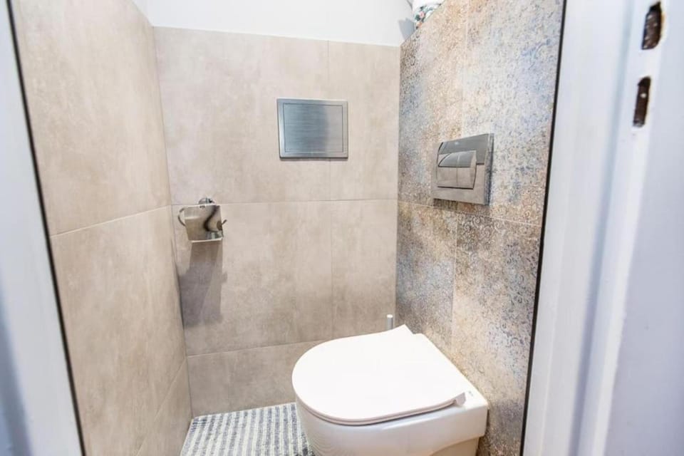 Toilet, Bathroom