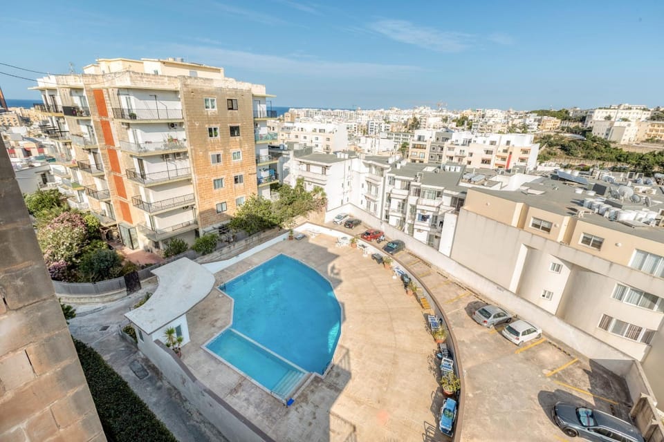 Pool Apartment Apartment in Saint Julians