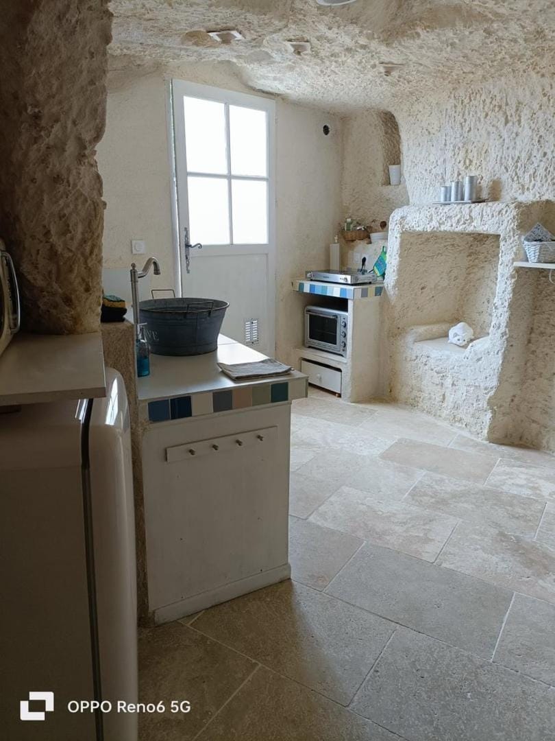 La Troglodyte de Montmartre Bed and Breakfast in Loches