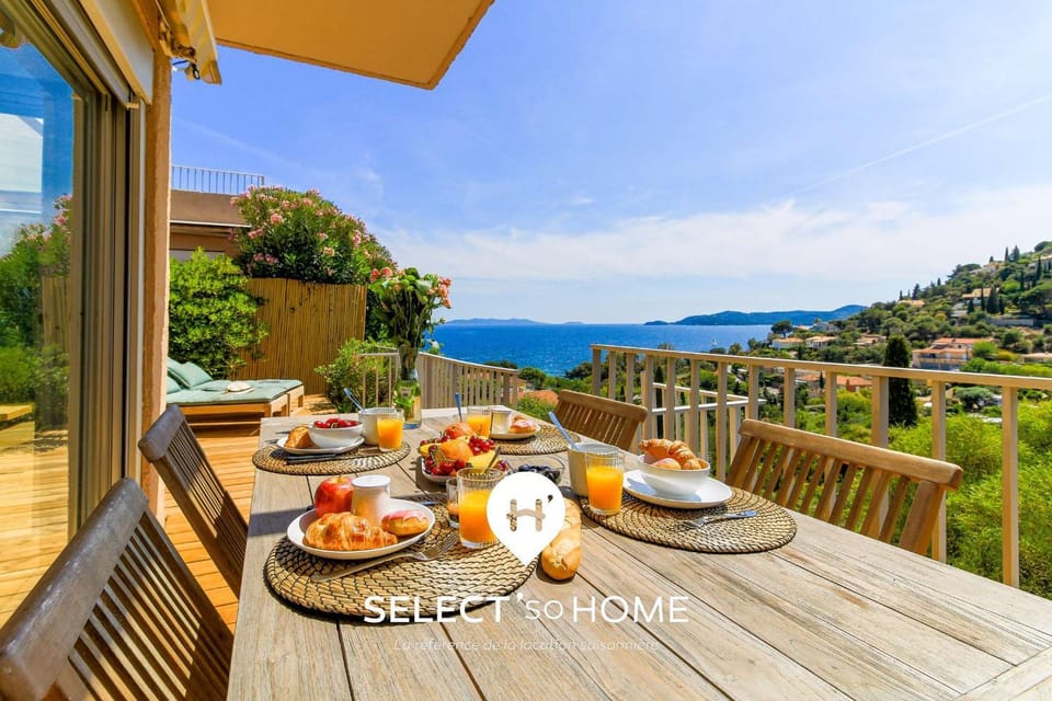 Day, Natural landscape, View (from property/room), Balcony/Terrace, Dining area, Mountain view, Sea view