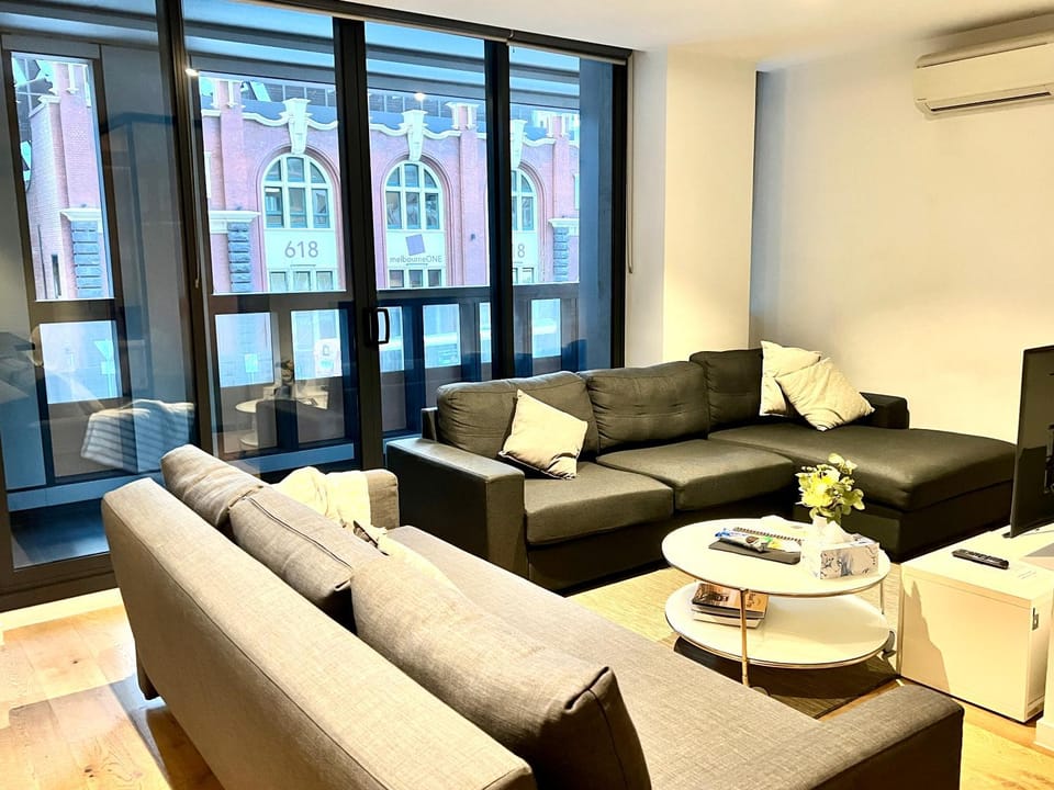 Readyset Apartments at Manhattan Apartment in Melbourne