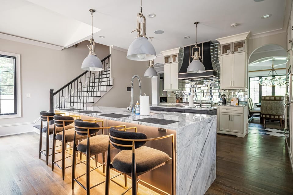 Adams Mansion, 10K Sqft, 7BD/7BA, 15min to Airport House in Atlanta