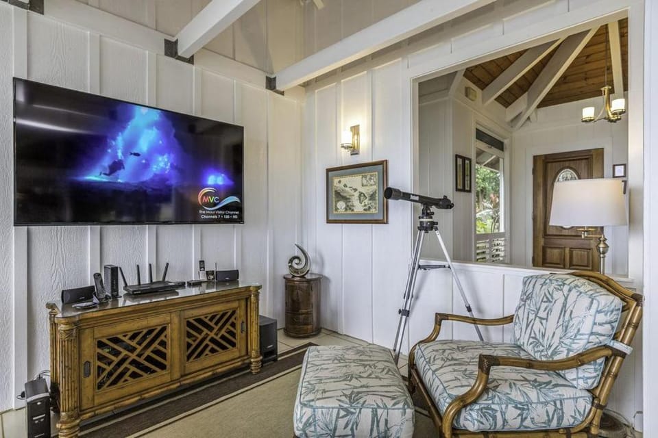 Communal lounge/ TV room, TV and multimedia, Evening entertainment