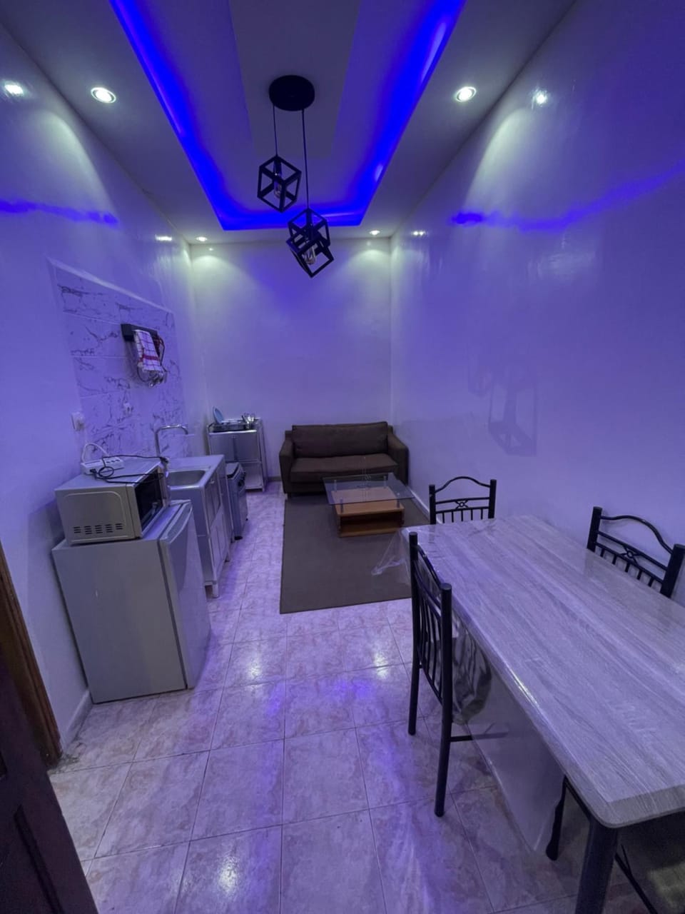 Kitchen or kitchenette, Living room, Seating area, Dining area, oven, stove