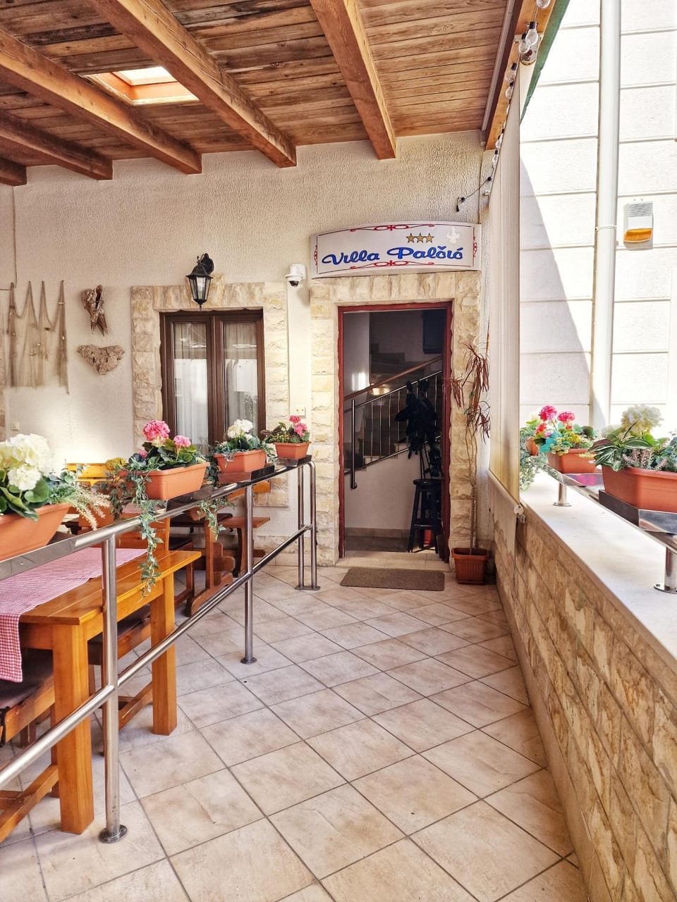 Property building, Facade/entrance, Lobby or reception