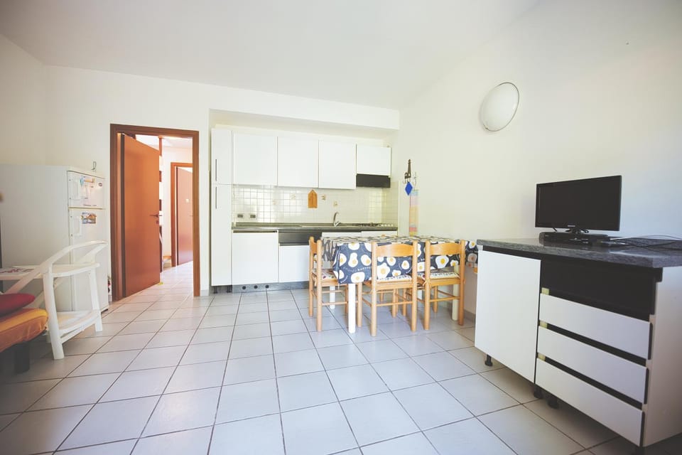 TV and multimedia, Kitchen or kitchenette, Dining area