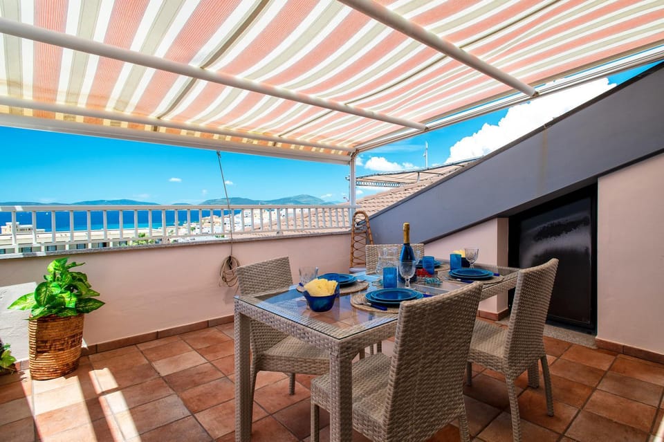 Blue View Penthouse - Magnolia Holidays Apartment in Alghero