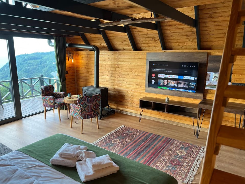 Defne Bungalow Yomra Bed and Breakfast in Turkey