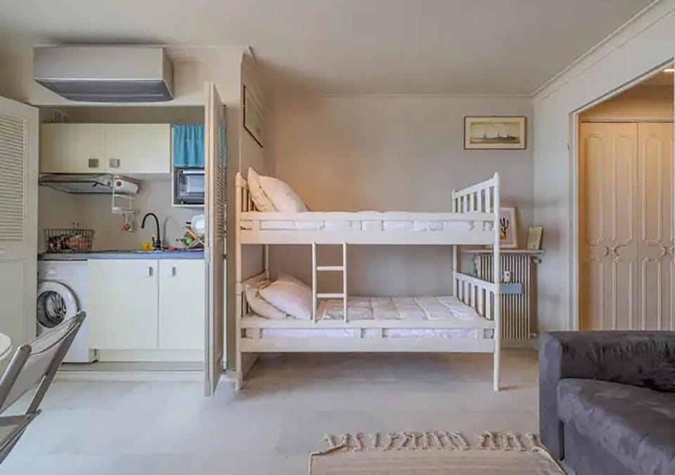 Kitchen or kitchenette, Photo of the whole room, Bedroom, bunk bed, air conditioner