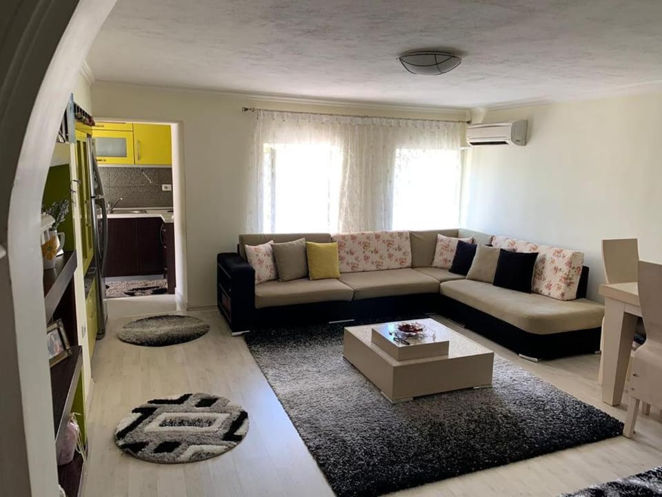 Lula Guesthouse Apartment in Vlorë County, Albania
