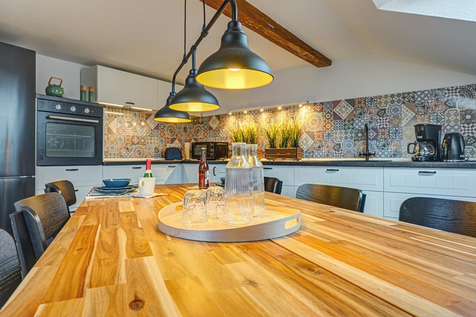 Property building, Kitchen or kitchenette, Living room