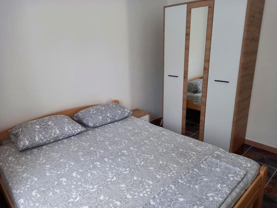 Bed, Bedroom, wardrobe